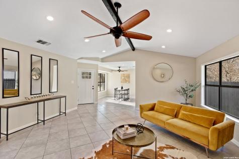 9807 Sugarloaf Drive San Antonio TX 78245
