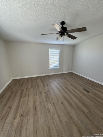 340 Mourning Dove Floresville TX 78114