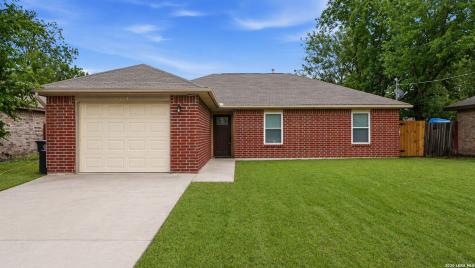 2221 Michigan New Braunfels TX 78130
