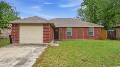 2221 Michigan New Braunfels TX 78130