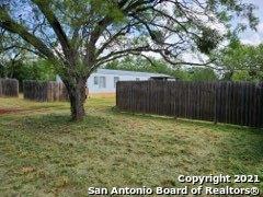 106 Sparrow Lane Floresville TX 78114