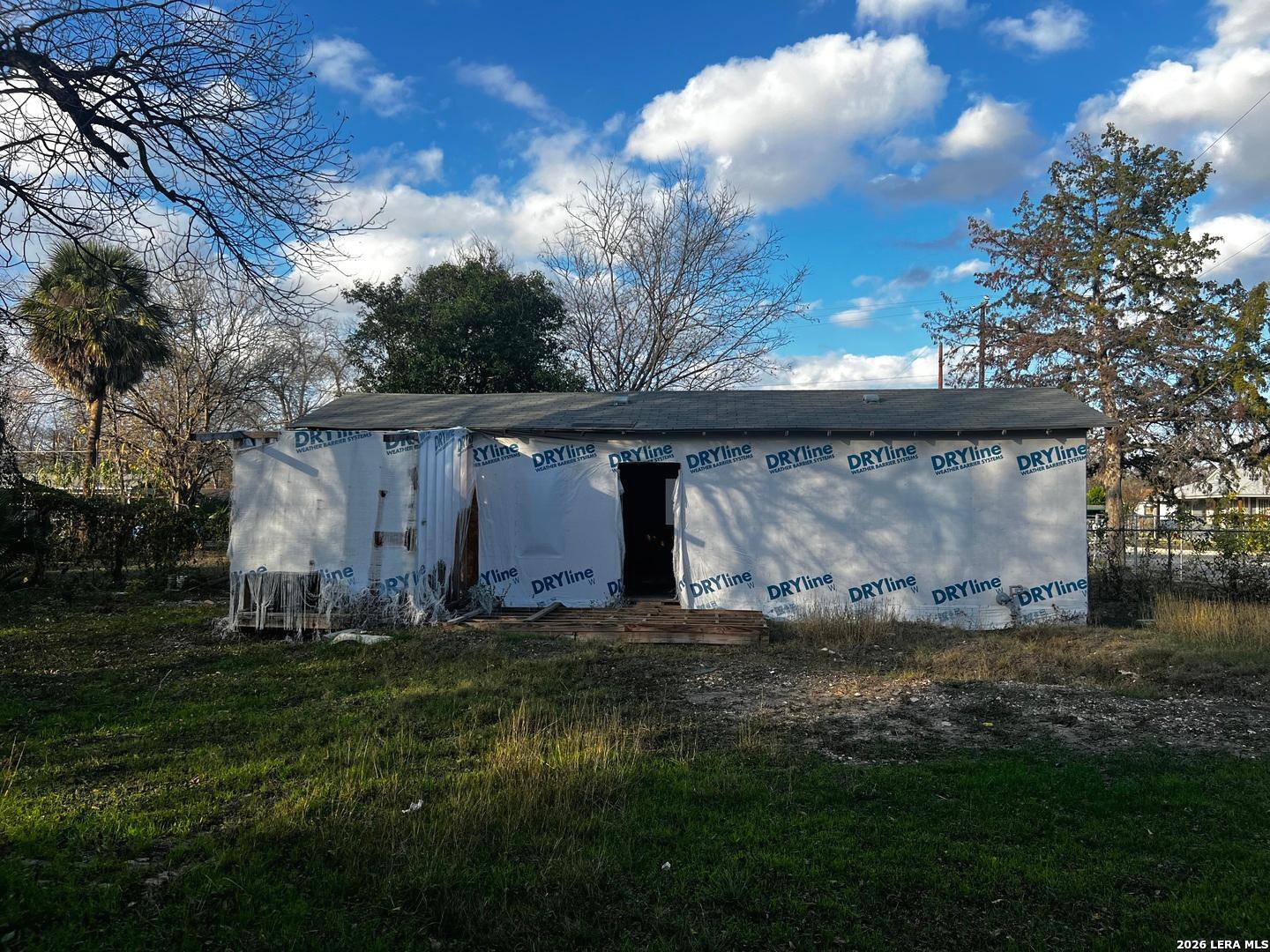 307 S San Bernardo San Antonio TX 78237