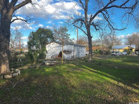 307 S San Bernardo San Antonio TX 78237
