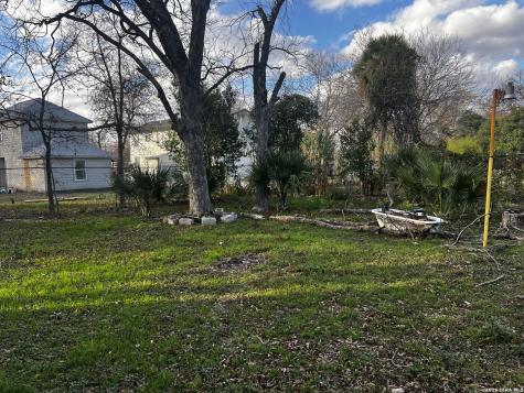 307 S San Bernardo San Antonio TX 78237