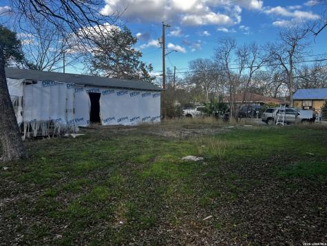 307 S San Bernardo San Antonio TX 78237