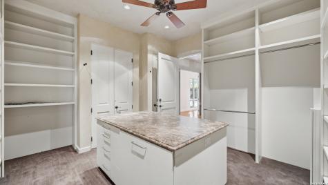 930 Lakeview Mcqueeney TX 78123
