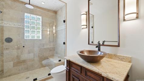 930 Lakeview Mcqueeney TX 78123