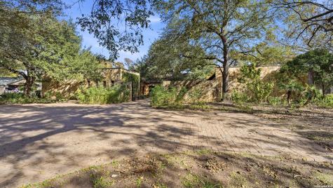 930 Lakeview Mcqueeney TX 78123