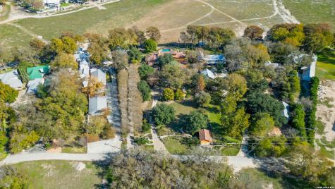 930 Lakeview Mcqueeney TX 78123