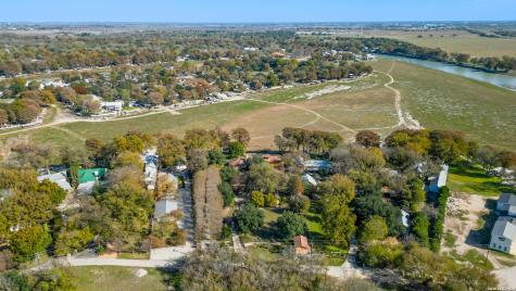 930 Lakeview Mcqueeney TX 78123