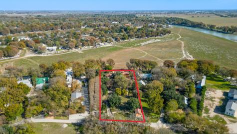 930 Lakeview Mcqueeney TX 78123