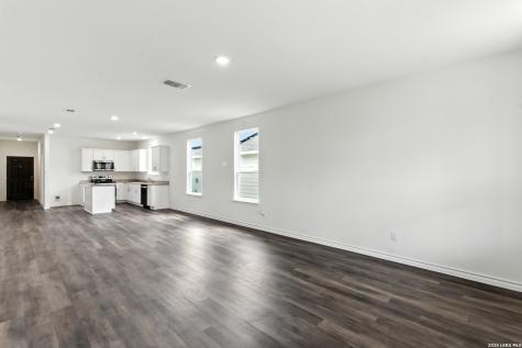 1206 Los Mochis Avenue Converse TX 78109