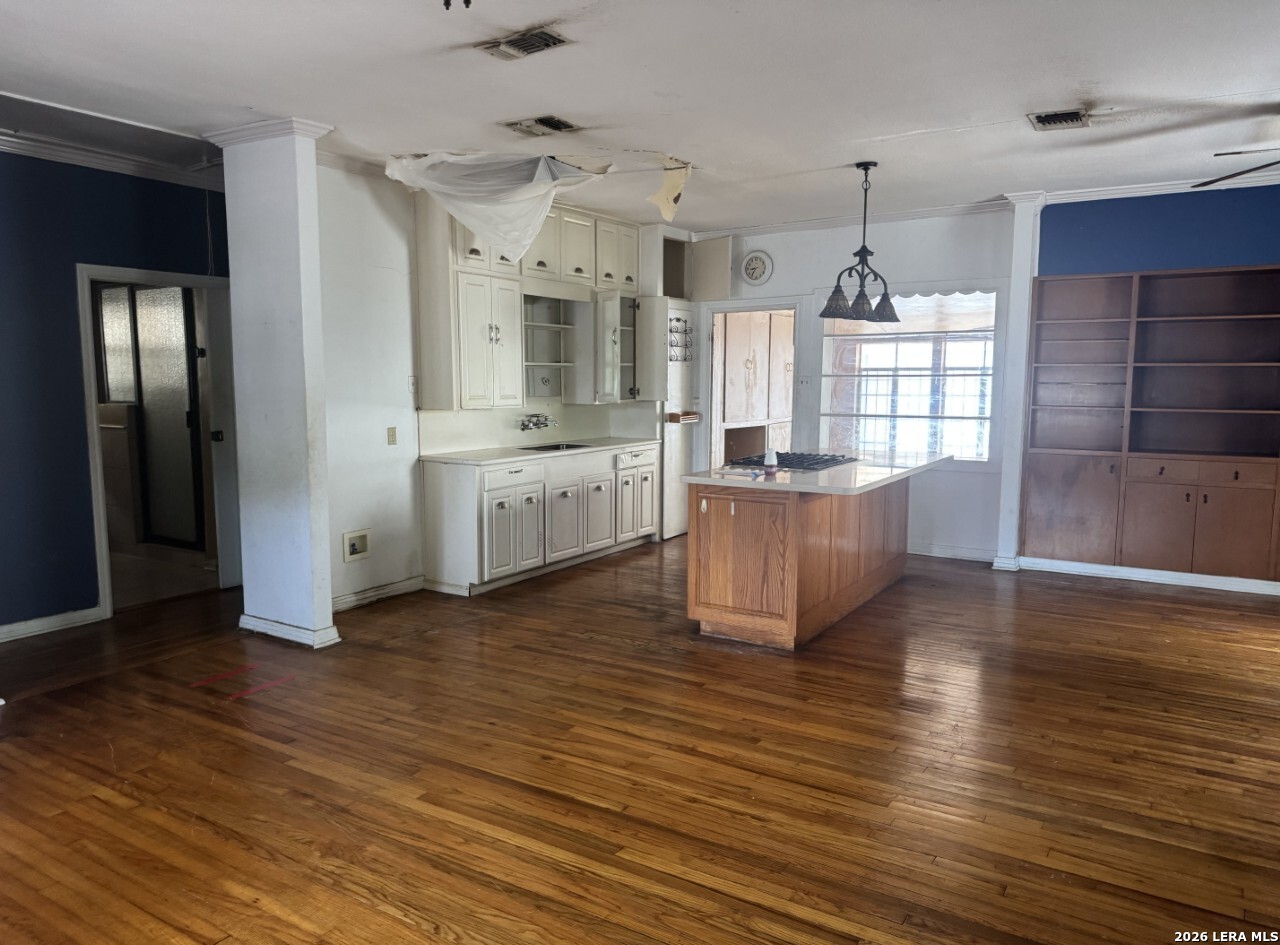 2204 Edison Drive San Antonio TX 78201