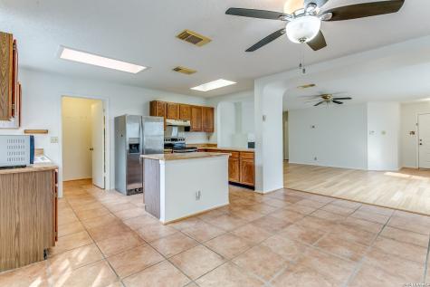 13807 Winding Hill San Antonio TX 78217