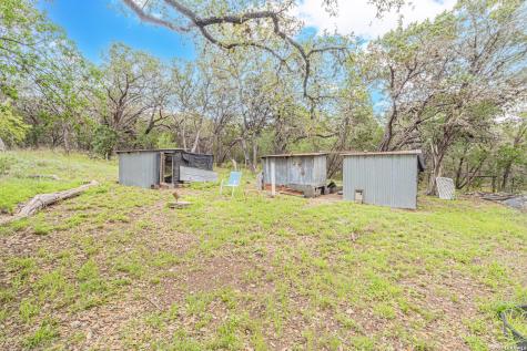 2939 Goat Hill Road Lakehills TX 78063