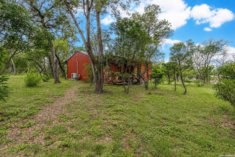 2939 Goat Hill Road Lakehills TX 78063