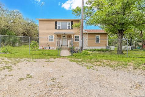2939 Goat Hill Road Lakehills TX 78063