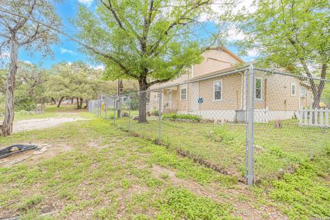 2939 Goat Hill Road Lakehills TX 78063