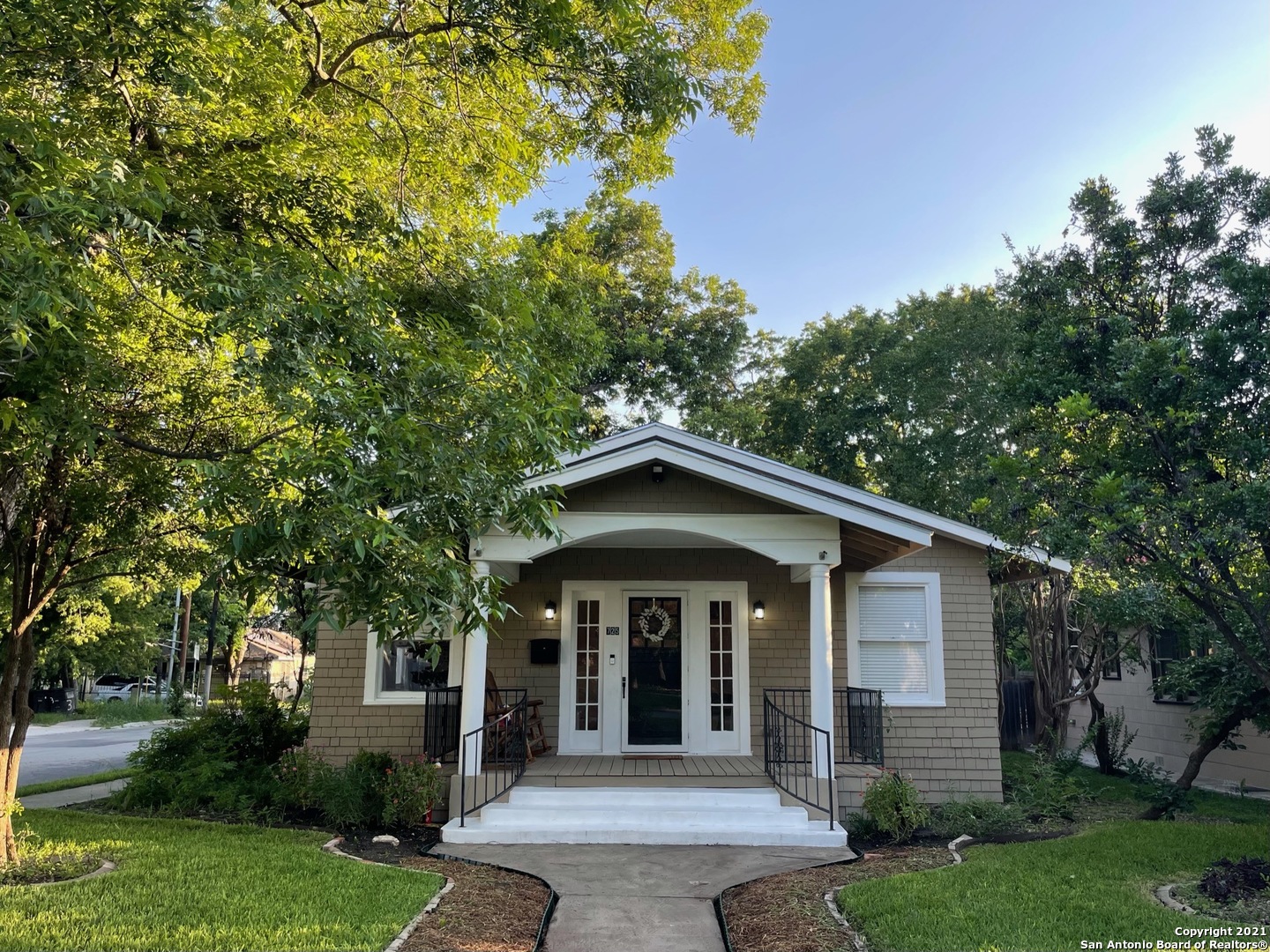 725 W Summit Avenue San Antonio TX 78212