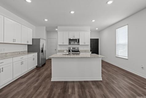 1215 Los Mochis Avenue Converse TX 78109