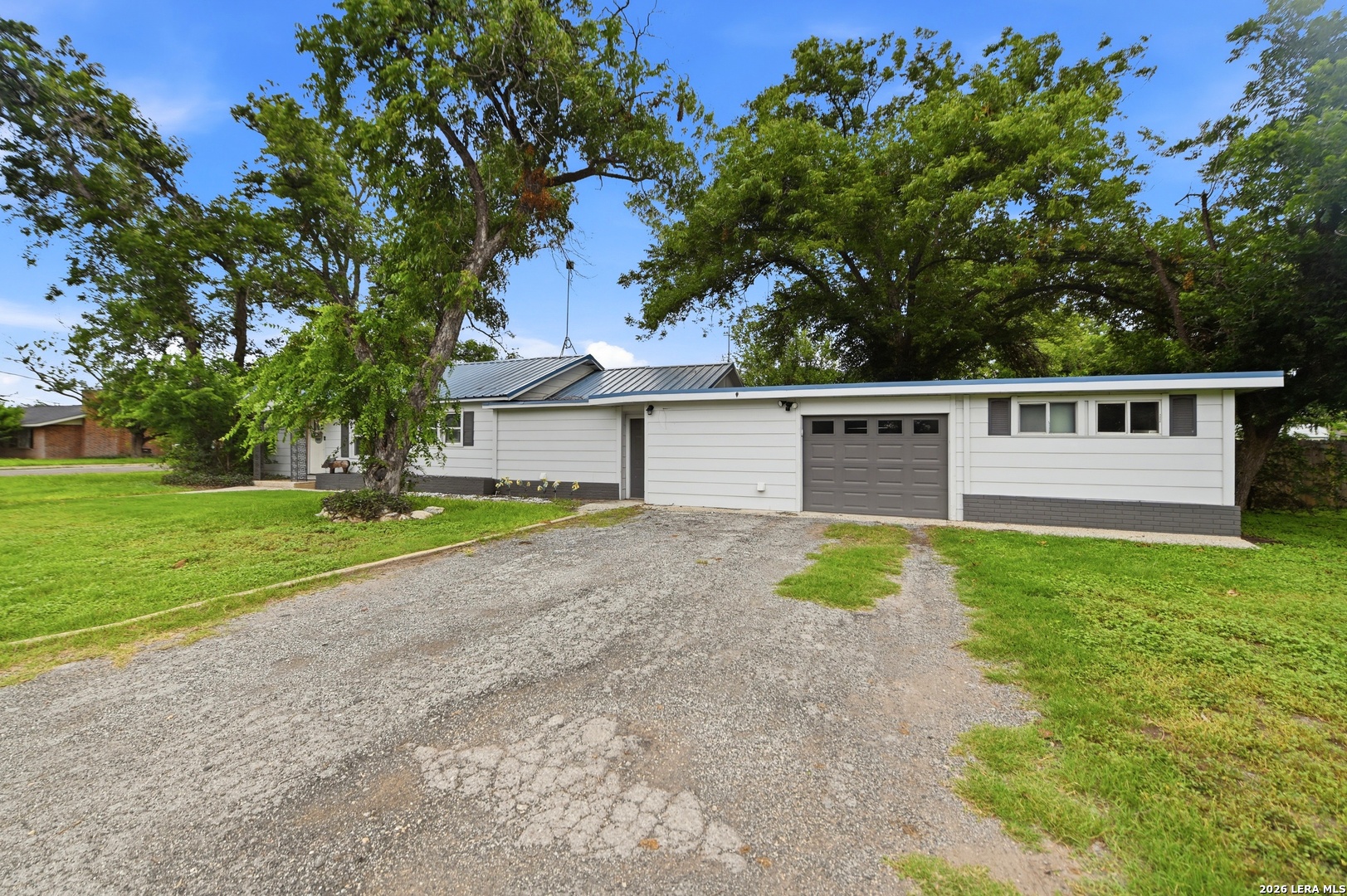 2401 Avenue J Hondo TX 78861