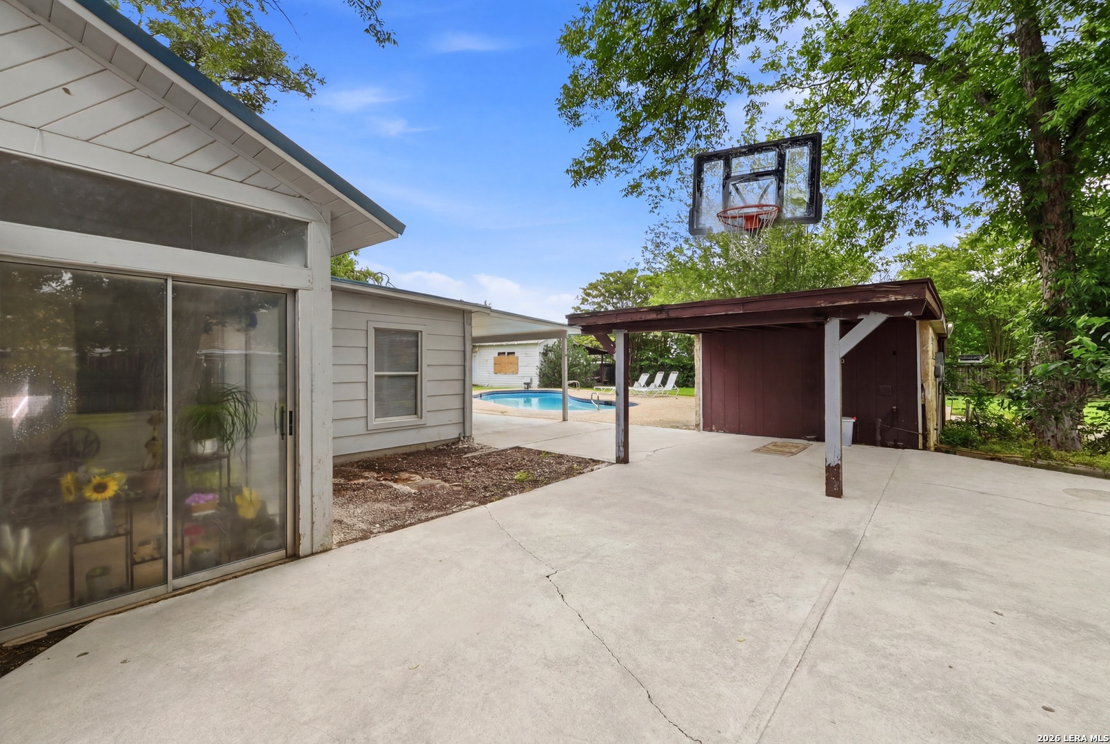 2401 Avenue J Hondo TX 78861