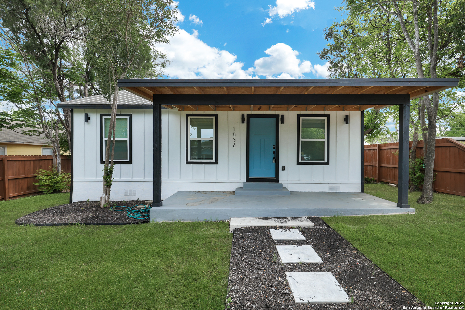 1538 Santa Barbara San Antonio TX 78201