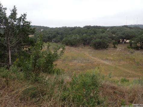 10&11 Plumb Cove Lakehills TX 78063