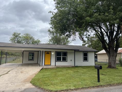 1207 Plum Street Floresville TX 78114