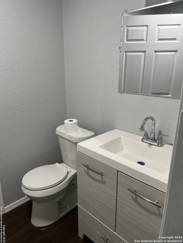 1207 Plum Street Floresville TX 78114