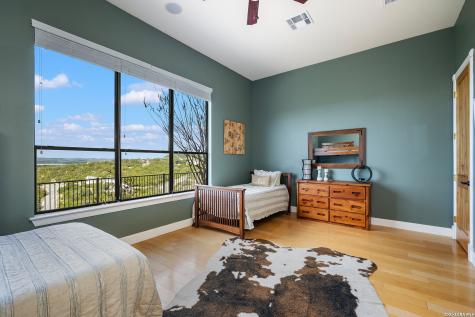 800 High Oaks Canyon Lake TX 78133