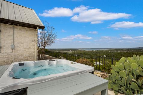 800 High Oaks Canyon Lake TX 78133