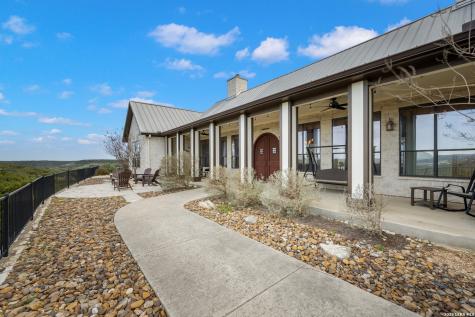 800 High Oaks Canyon Lake TX 78133