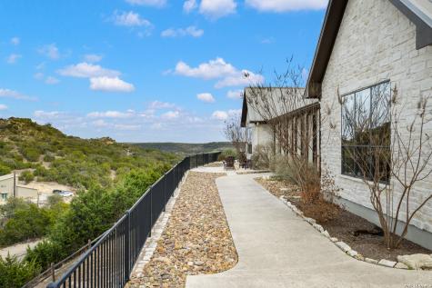 800 High Oaks Canyon Lake TX 78133