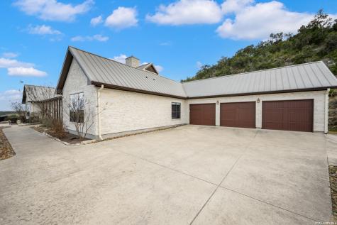 800 High Oaks Canyon Lake TX 78133