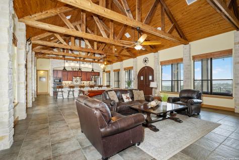 800 High Oaks Canyon Lake TX 78133