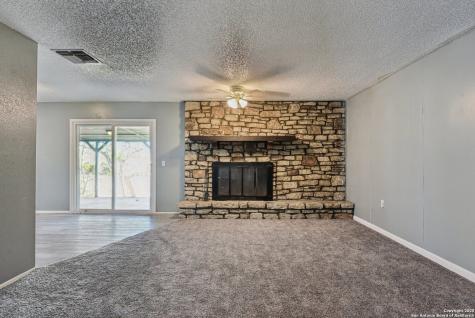 8203 Phoenix Universal City TX 78148