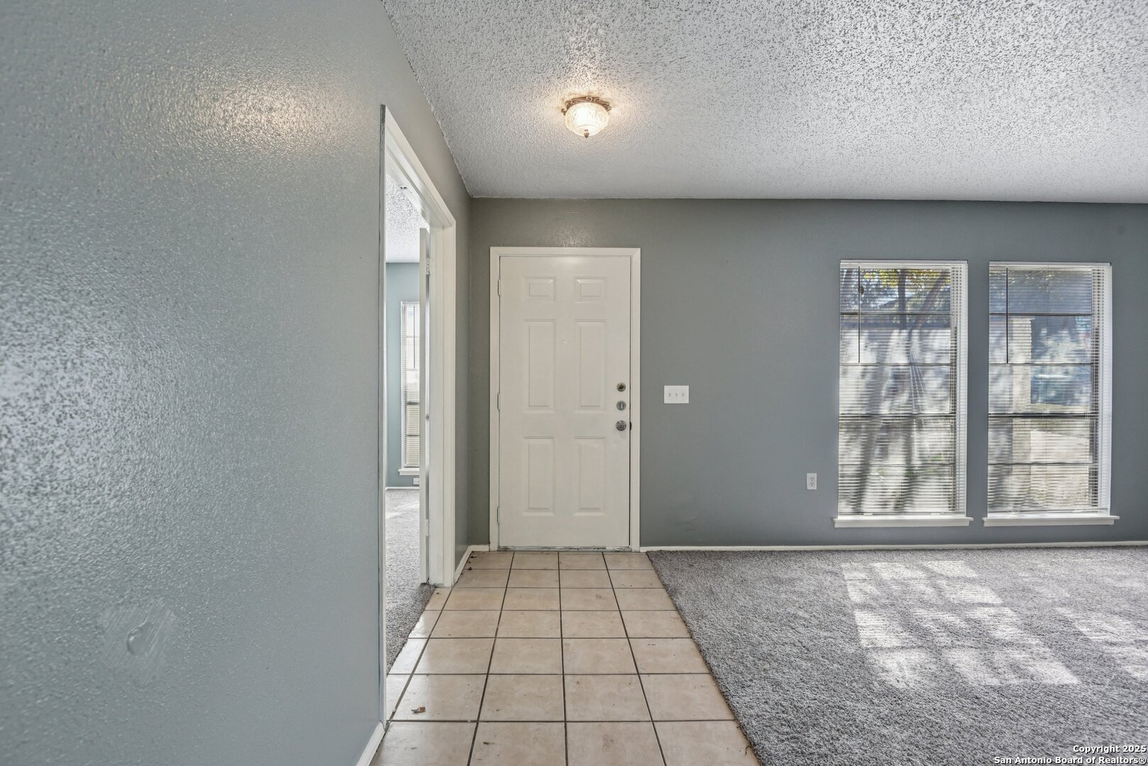 8203 Phoenix Universal City TX 78148