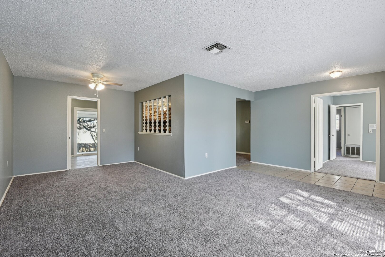 8203 Phoenix Universal City TX 78148
