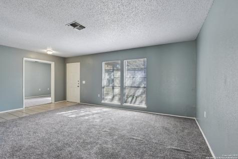 8203 Phoenix Universal City TX 78148