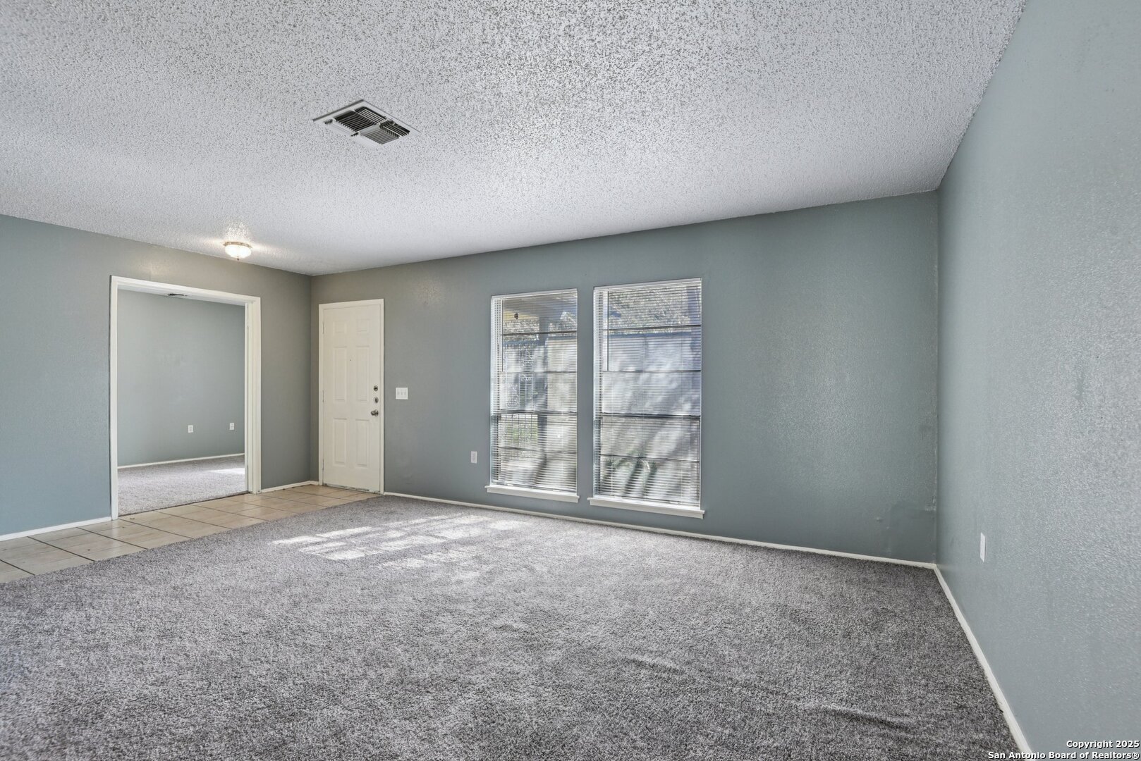 8203 Phoenix Universal City TX 78148