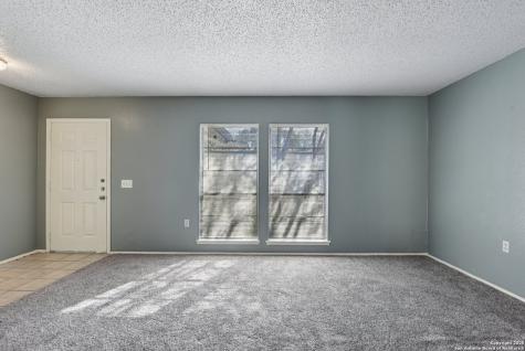 8203 Phoenix Universal City TX 78148