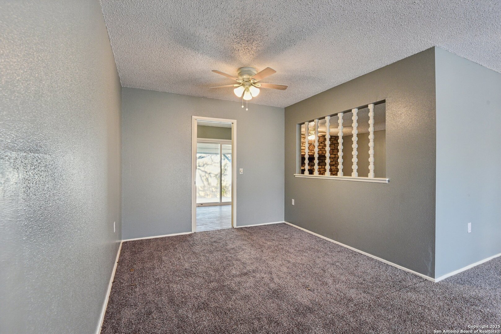 8203 Phoenix Universal City TX 78148