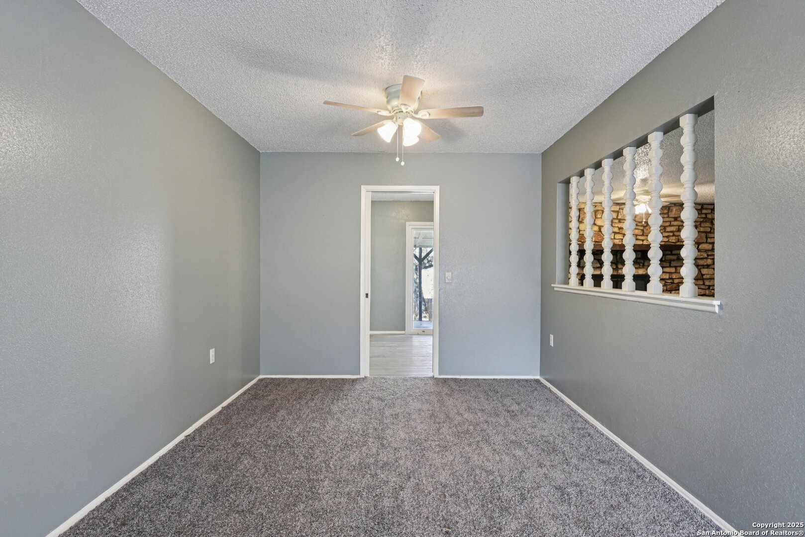 8203 Phoenix Universal City TX 78148