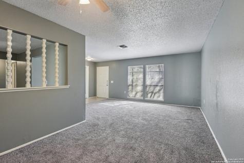 8203 Phoenix Universal City TX 78148