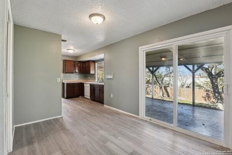8203 Phoenix Universal City TX 78148