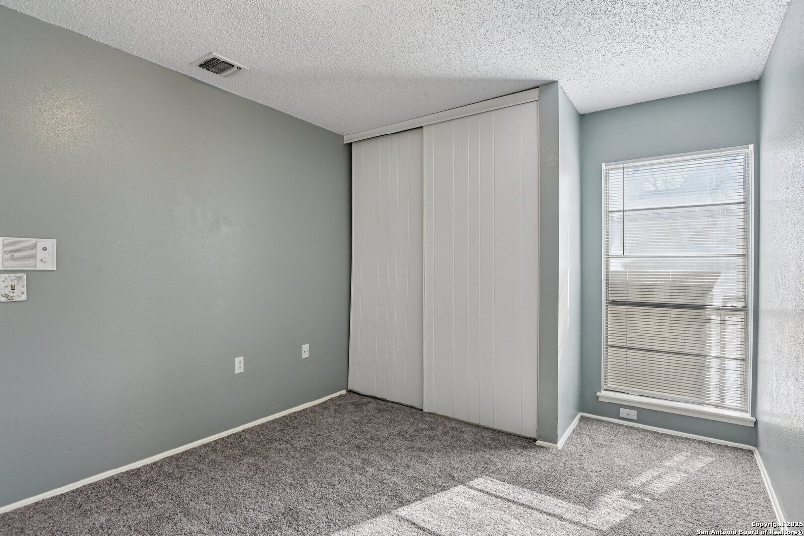 8203 Phoenix Universal City TX 78148