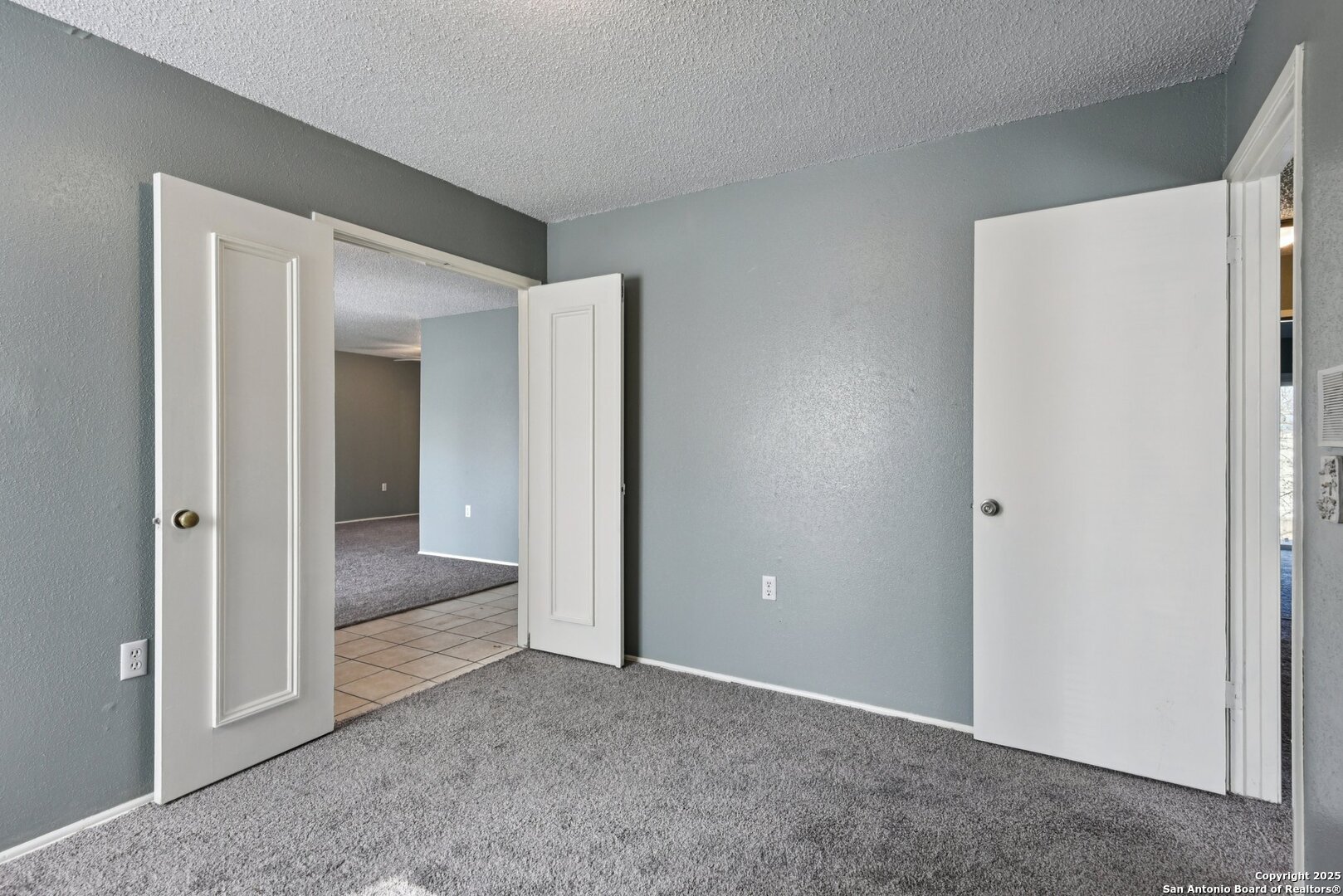 8203 Phoenix Universal City TX 78148