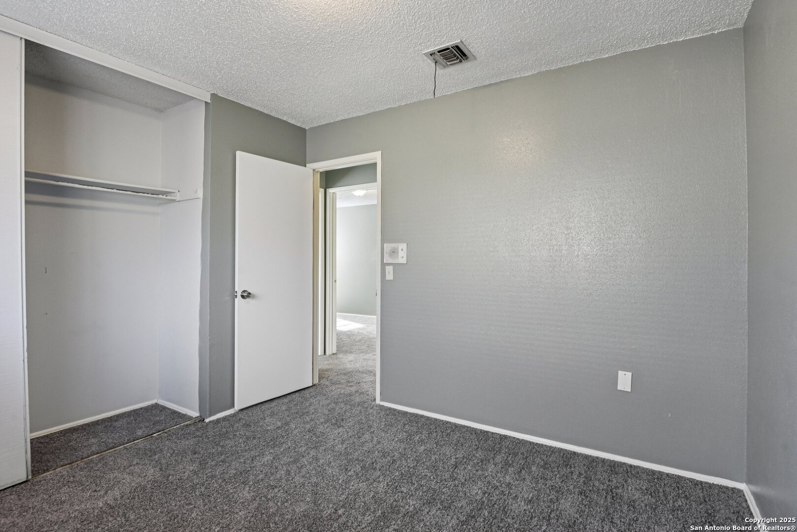8203 Phoenix Universal City TX 78148