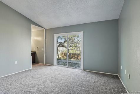 8203 Phoenix Universal City TX 78148
